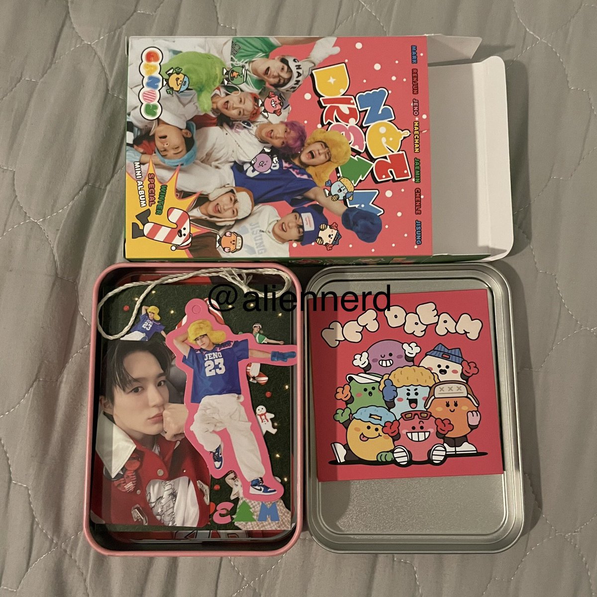 ส่งต่อบั้ม candy special ver. (หิ้วจาก kwangya)
🤍พร้อมส่ง วันที่ 1 มค🤍

บั้มสเป แกะแล้ว ของครบ all jeno เจโน่
ราคา 900.- รวมส่ง

🎄สนใจ dm ได้เลยค่า 
#ตลาดนัดnct #ตลาดนัดnctdream #ตามหา