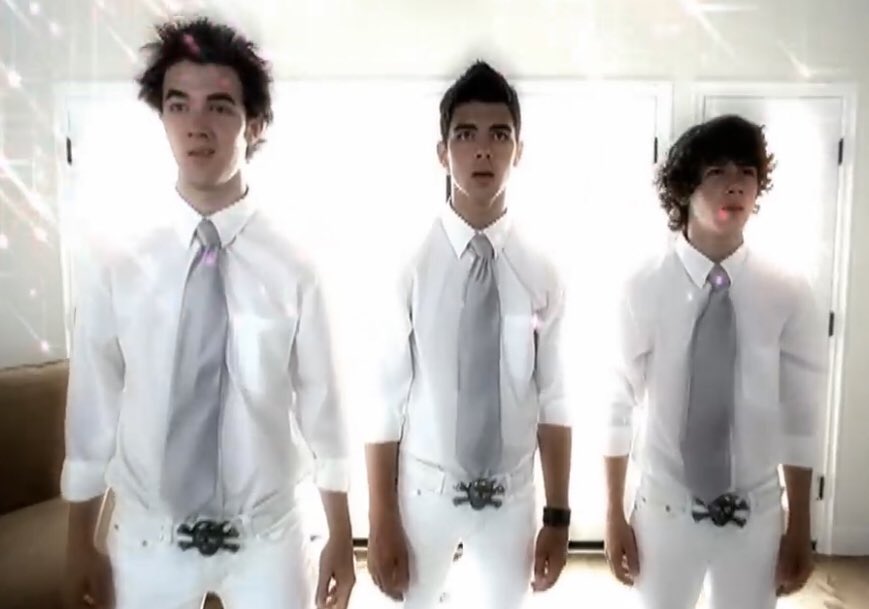 On Twitter RT notgwendalupe Year 3000 By Jonas Brothers 2006 On twitter rt notgwendalupe year 3000 by jonas brothers 2006