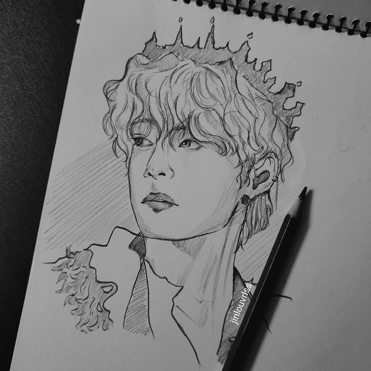 Happy birthday Tae. I hope you always stay happy and healthy, sorry i couldn't wish you in time. i was at work. i made a sketch for you
#V #뷔 #초코찐빵 #태태케이크 #btsfanart #TaehyungDay @BTS_twt