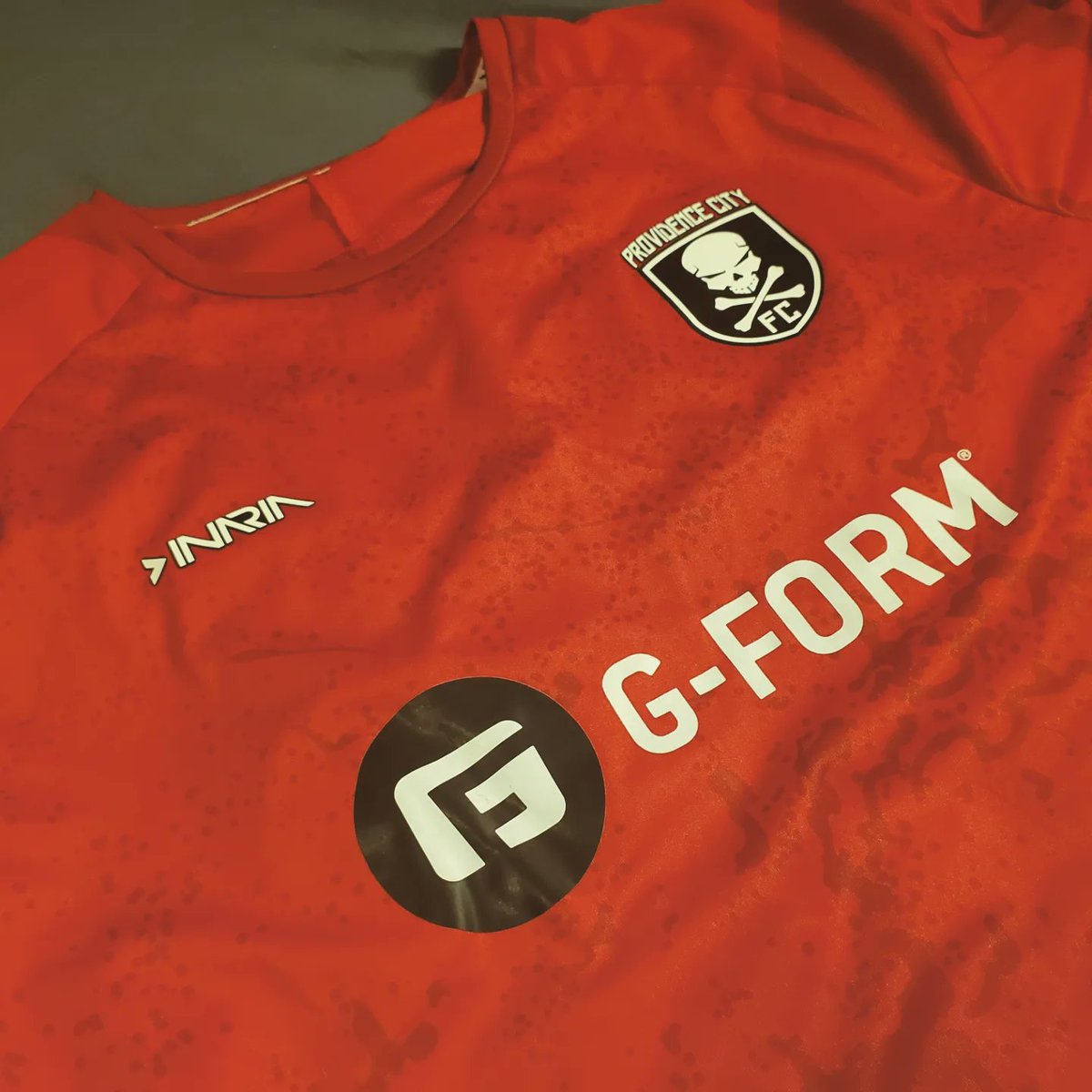 BrocksKitCloset's tweet photo. Keep the @providencecity_ jerseys coming! 2022 Guardian matchworn jersey. @gform @wegotsoccer @inariasoccer #footballshirt #soccerjersey #kitcollector #roguered #pcfc ❤️🖤☠️⚽️ https://t.co/5KfQi8Zr6t