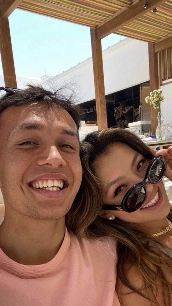 91TAV4RES's tweet photo. THE f1 power couple. https://t.co/jR7fBECLr2