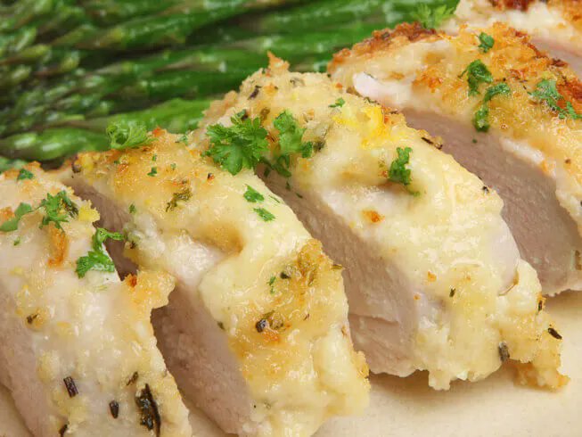 CDKitchen's tweet image. Creamy, cheesy, and crunchy - that's what you get when you have chicken breasts topped with a Parmesan-sour cream coating and sprinkle breadcrumbs on top. The sour cream mixture keeps the chicken from drying out while also adding a lot of flavor. buff.ly/3tTA39B