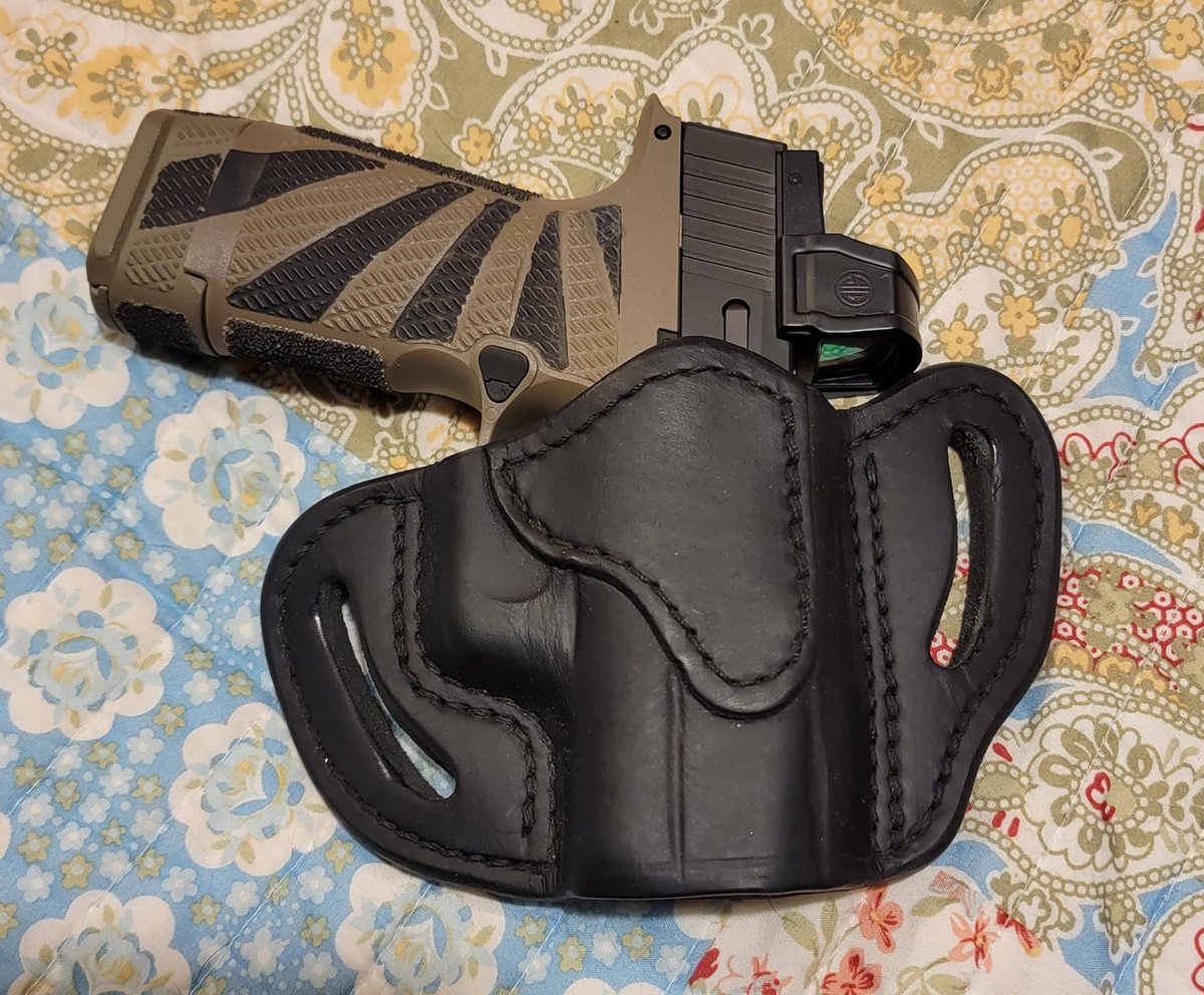 1791Gunleather's tweet photo. Awesome EDC setup from Mark! Thanks for sharing with us.
.
https://t.co/nStqhFE9M7
.
#1791gunleather #2ndamendment #2a #pro2a #holster #guns #tactical #freedom #gunlife #edc #concealedcarry #concealcarry #gunshow #armed #merica #pewpewpew https://t.co/cAknngD6oD