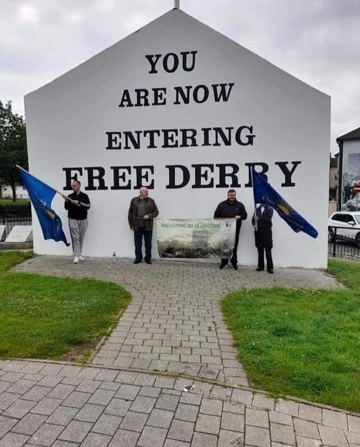 Remembering those who died during the Irish holocaust at Free Derry Corner Members of Jim Gallagher Cumman RNU  and Clann Éirí Gréine durìng the year it was great meeting up   

#GenocideNotaFamine