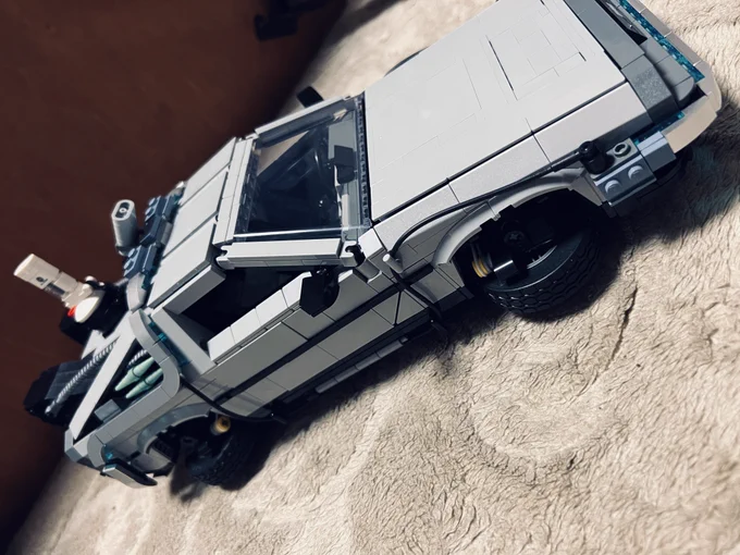 完成した!!!!車輪がホバーに切り替わる!ドアが開く!光る!ミスターフュージョンにはゴミが入ってる!  