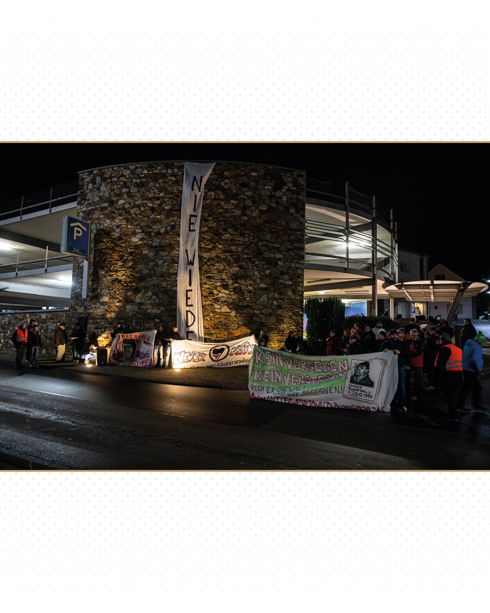 Vor 32 Jahren starb Nihad Yusufoğlu durch den Messerstich eines Neonazis. Zu seinem Todestag erinnerten #Hachenburg|erInnen an ihn und gedachten auch der im #Nationalsozialismus deportierten Juden. #Baseballschlägerjahre #Rechtsextremismus

Fotos: shorturl.at/sBHKM