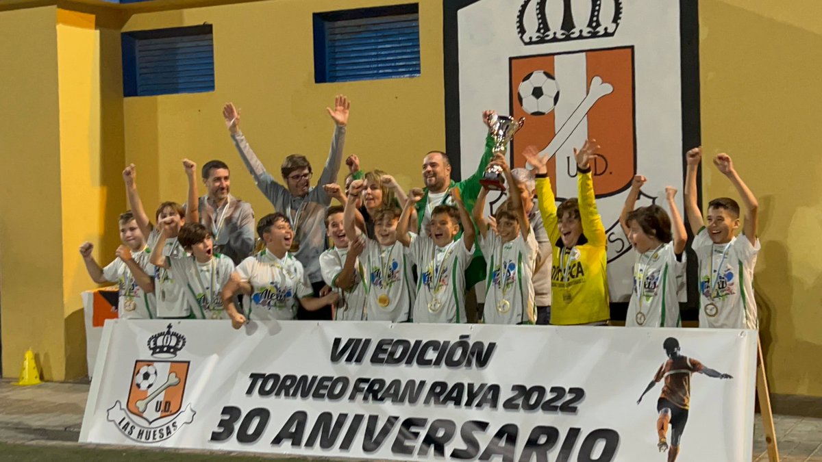 udvsbrigida's tweet photo. 🔸TEMPORADA 22/23🔸

✨ Nuestro Alevín B participó en el torneo de las huesas el pasado lunes y se proclamó campeón. Estos fueron los resultados:
San mateo 1-1 alevín b
Las majoreras 0-1 alevín b
Las huesas 1-1 alevín b✨

#elvillasomostodos💚 https://t.co/vF3Qqm8ciM