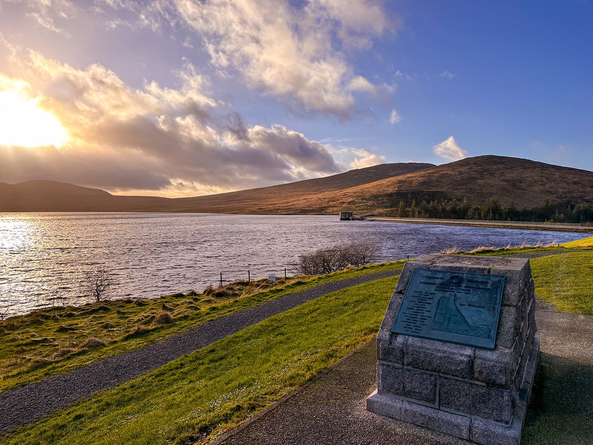 Just stunning to have this on our door step 

@barrabest @visitmourne @bbcniweather @BelfastLive @wearetrekni 

#mournemountains #ireland #northernireland #discoverni #discoverireland #mountains #hiking #raw #nature #hikingireland #landscape #ni #loveireland #niexplorer