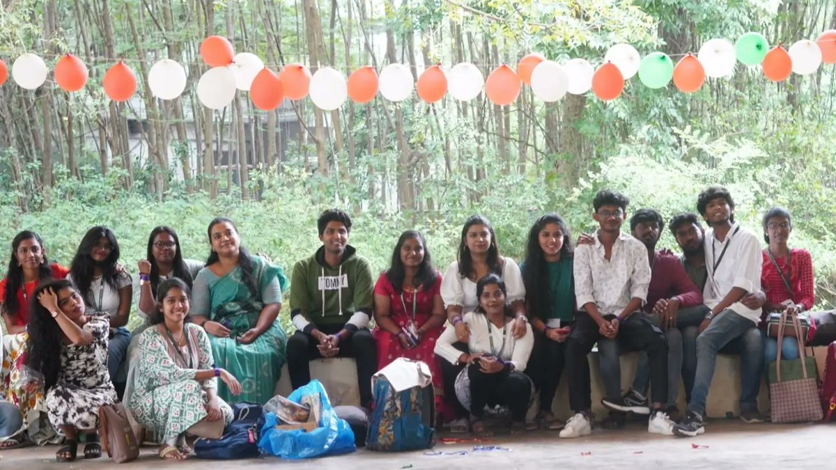 pgcommunmcc's tweet photo. Christmas is built upon a beautiful and intentional paradox;

The Department of Communication held Christmas celebrations at Macphails on 19th of December 2022. The students played Chris mom and Chris child to share the joy of giving in this Christmas season. https://t.co/lhf0J1AiBH