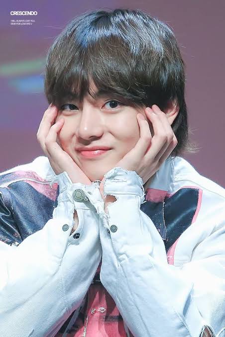 NikhiTha__'s tweet photo. Happiest Birthday Kim Taehyung...V Most Handsome Man in the World💜 #BTSV #HAPPYVDAY @bts_bighit https://t.co/QqdBsb88ss