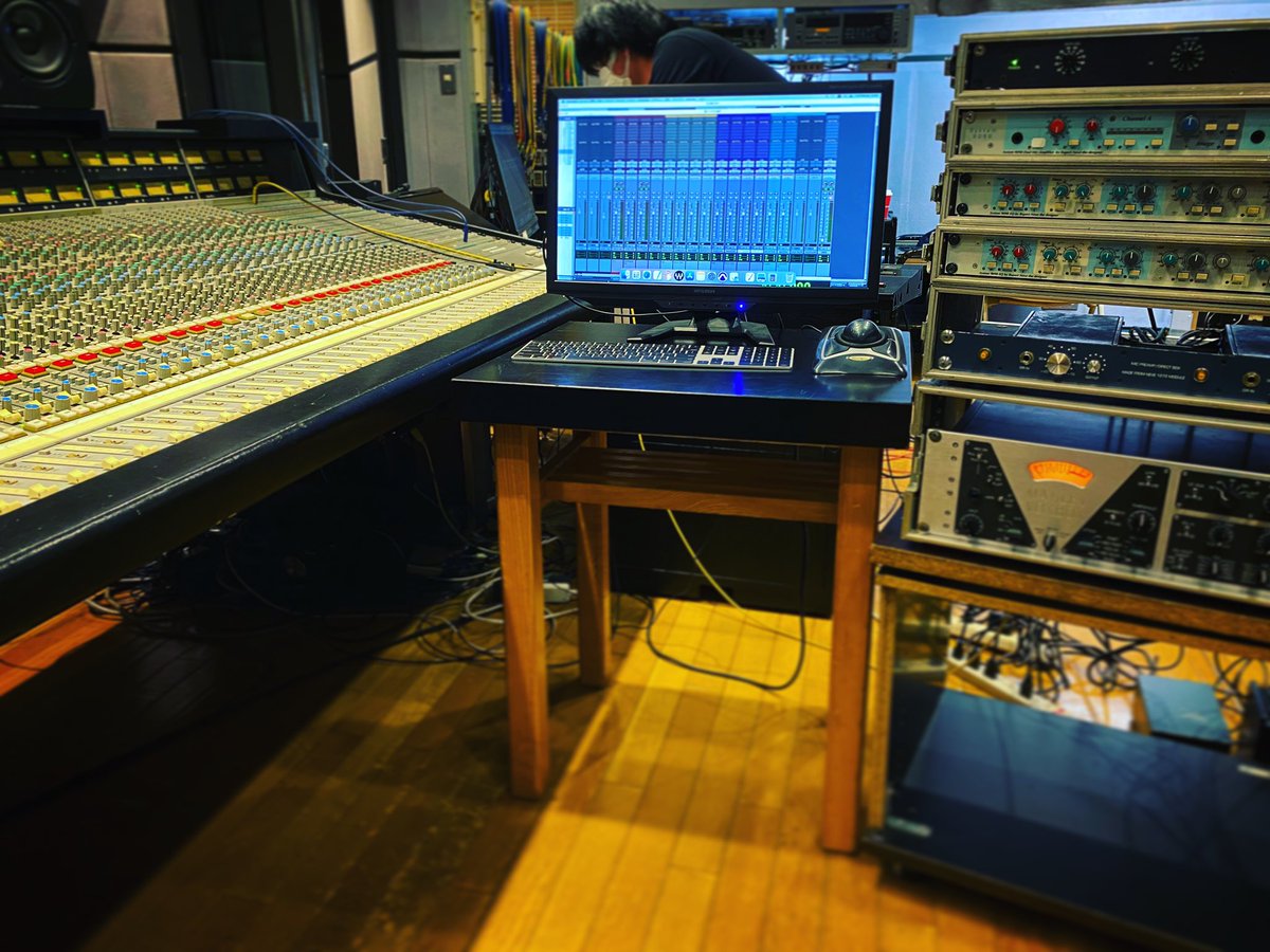 AvacoStudio's tweet photo. 今年最後のスタジオ稼働を終えることができました！
今年も営業を続けられたのは皆様のご協力のおかげです！
また来年も#アバコスタジオ をよろしくお願いします！

予約・お問い合わせはホームページから→https://t.co/id9ChH9vkx

#レコーディングスタジオ
#アフレコ
#ダビング
#録音
#recordings https://t.co/QbUmZtI0fN