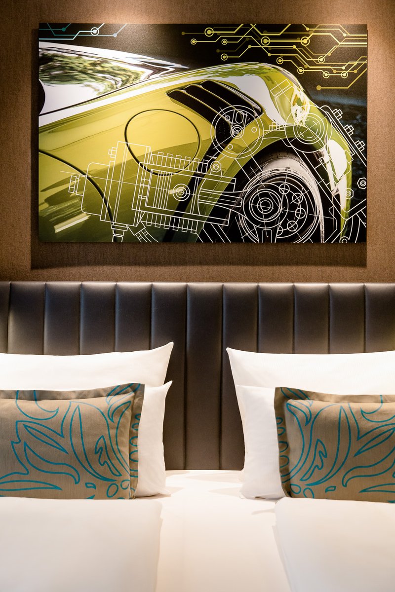We’ve given our Motel One Stuttgart ➡️fal.cn/3uL9P a fresh coat of paint!
But you’ll still recognise our interior design concept, which reflects Stuttgart’s pioneering spirit as a city of invention and automotive innovation.