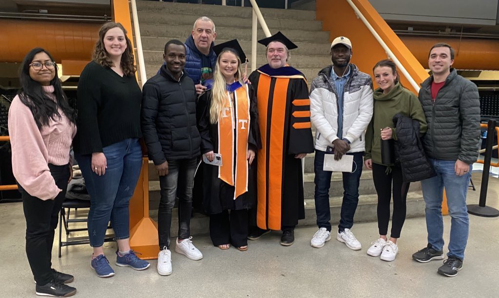 CampagnaCommand's tweet photo. Graduate Hooding!! Congrats Courtney (and Ashley in spirit). #graduate #PhD #hooding #2022grad @UTKnoxville @CHEMISTRYUTK @UTKGradSchool https://t.co/6SeNUroWyx