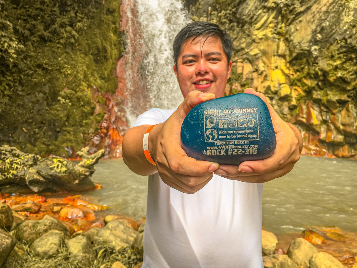 Sometimes, new places are just so exciting to see. This rock for Eric is the first (we know of) in the Philippines! 💚⭐ It was hidden by Kelly Gregorio Alviar Vlog in the Municipality of Valencia, Negros Oriental at the waterfall. #end22aday #4EricWard #4WARDproject #4WARDrocks