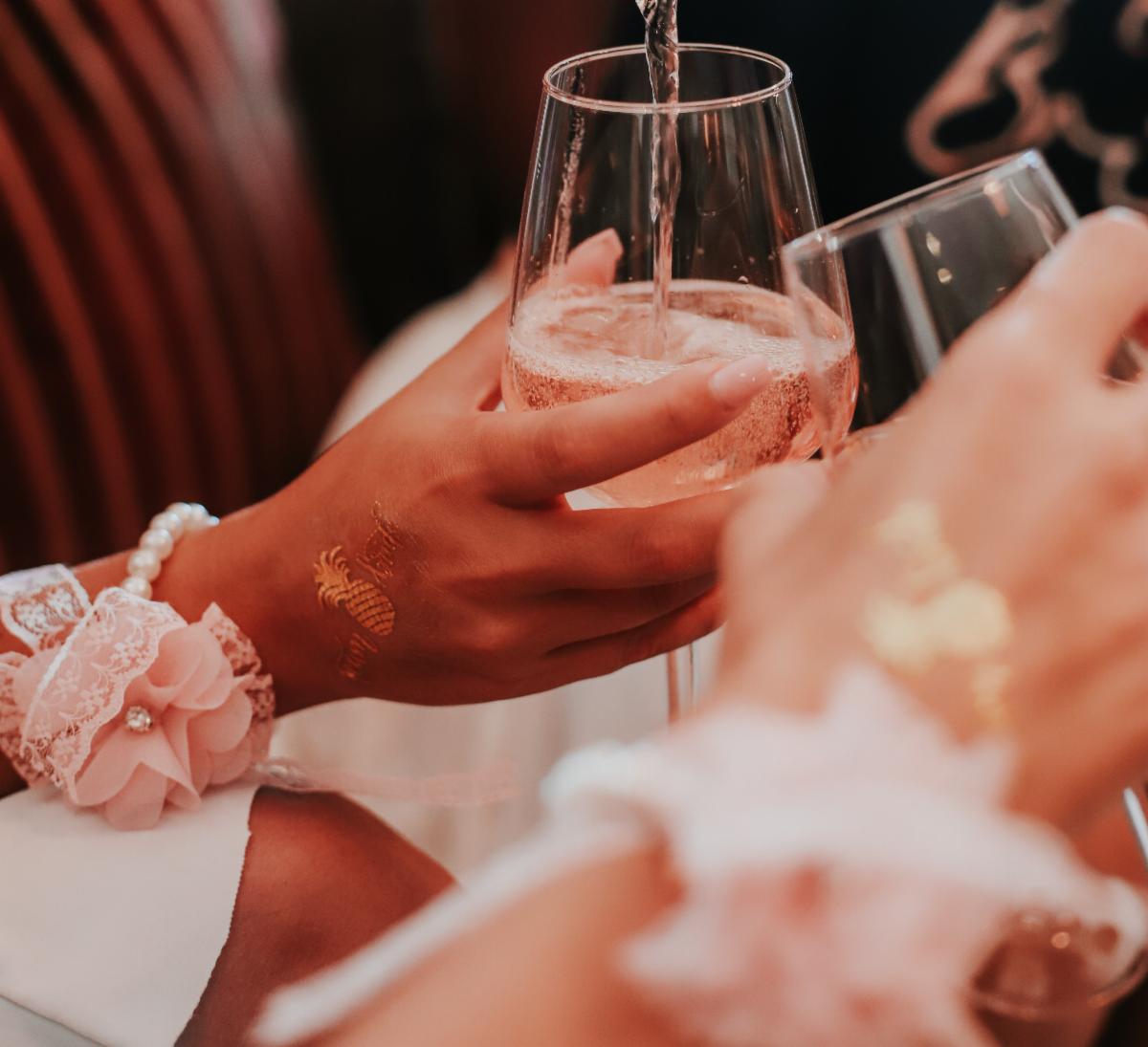 YoliBetterBody's tweet photo. 🍸 Our favorite drink for New Year’s - Low carb Cranberry Apple Cocktail/Mocktail
https://t.co/qgiph7CM99 https://t.co/CPUslm4PUD
