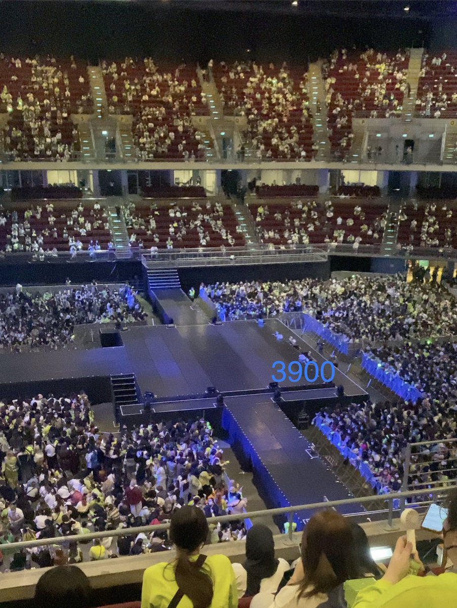smlst_jh's tweet photo. รีวิวบัตรโซนต่างๆเทียบจาก127
3900แถวE ตอนแรกคิดว่าจะเห็นไม่ชัดขนาดนั้น แต่พอจริงๆถ้ามองด้วยตาเปล่าคือกำลังดี ไม่ใกล้ ไม่ไกล ถ่ายกับโทรศัพท์กดโฟกัสก็ชัดอยู่
2900แถวM คิดว่าไม่ต่างจาก3900แค่ขยับขึ้นมานิดหน่อยมองด้วยตาเปล่าเห็นอยู่ สำหรับเราชัดนะ(ต่อ)
#NCTDREAM_THEDREAMSHOW2_in_BKK https://t.co/FsEX2w0ApD