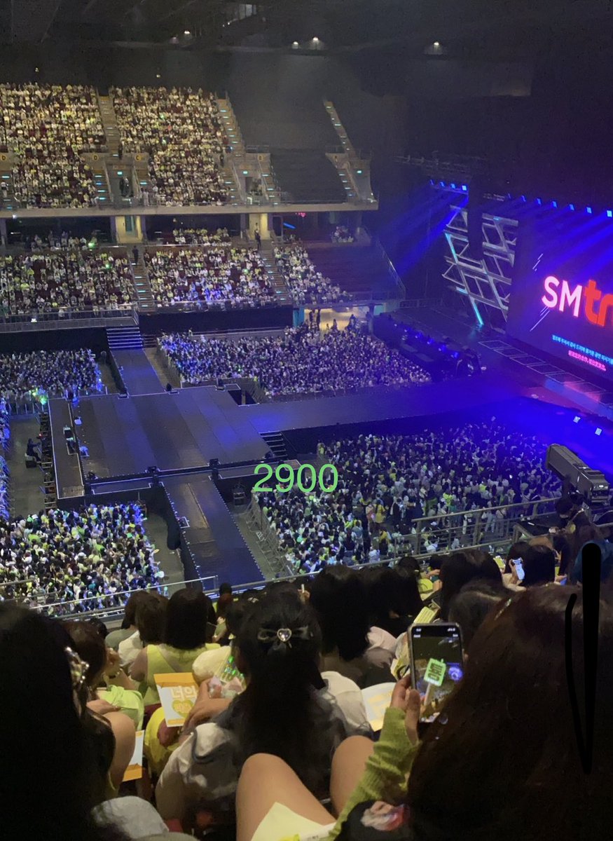 smlst_jh's tweet photo. รีวิวบัตรโซนต่างๆเทียบจาก127
3900แถวE ตอนแรกคิดว่าจะเห็นไม่ชัดขนาดนั้น แต่พอจริงๆถ้ามองด้วยตาเปล่าคือกำลังดี ไม่ใกล้ ไม่ไกล ถ่ายกับโทรศัพท์กดโฟกัสก็ชัดอยู่
2900แถวM คิดว่าไม่ต่างจาก3900แค่ขยับขึ้นมานิดหน่อยมองด้วยตาเปล่าเห็นอยู่ สำหรับเราชัดนะ(ต่อ)
#NCTDREAM_THEDREAMSHOW2_in_BKK https://t.co/FsEX2w0ApD