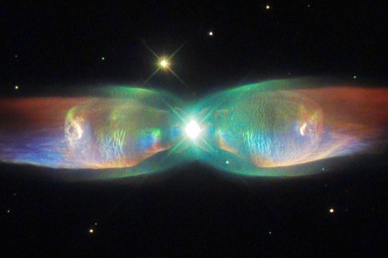 redditSpaceView's tweet photo. The Twin Jet Nebula from Hubble https://t.co/kpTv9sWl2C