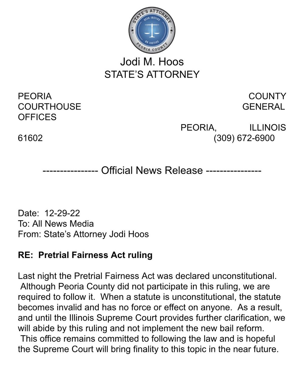 AlexGaulTV's tweet photo. Confusion this morning about the end of the cash bail system in Illinois…

@ILAttyGeneral said the ruling only applies to the ~60 counties party to the suit.

Now, @PeoriaCounty State’s Attorney Jodi Hoos says they are bound by the ruling, despite not being a part of the suit. https://t.co/bIDoEi1EFL
