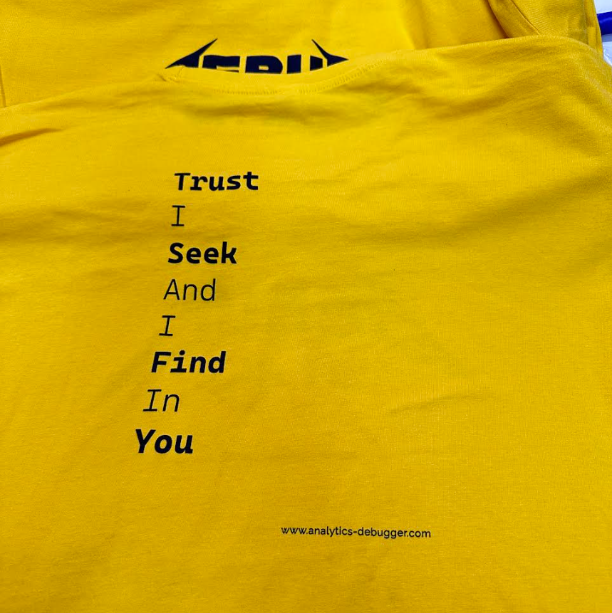 thyng's tweet image. Hey everyone! 

I'm excited to announce a year-end 'Debug'em All' t-shirt and 2 guitar picks giveaway🎉

Simply retweet/like/reply this message (no newly created accounts) or tweet.Random winner on January 5th noon

Good luck and thank you for your support this year!

#DebugEmAll