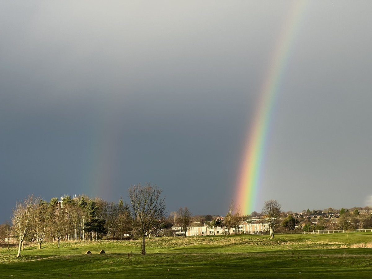 ior32's tweet photo. First game in a month 🏌️‍♂️ ……nice rainbow 😀 https://t.co/5AMmYmWN4E