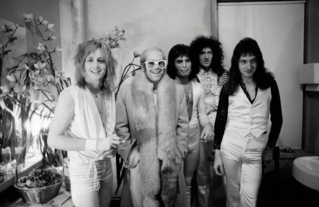 Roger, Freddie, Brian and John
With Elton

Backstage of Queen's concert
1976
C/©︎: Photo by David Nutter/Iconic Images

#freddiemercury #brianmay #rogertaylor #johndeacon #queen #eltonjohn

instagram.com/p/CmwmD6Oppzw/…