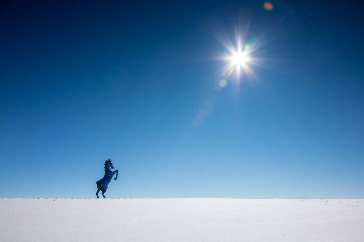 A snowy night’s given way to clear skies this morning. 
Roads are snow-covered and slushy; give yourself extra time making your way to DEN. Check your flight status at flydenver.com/flights.
#cowx