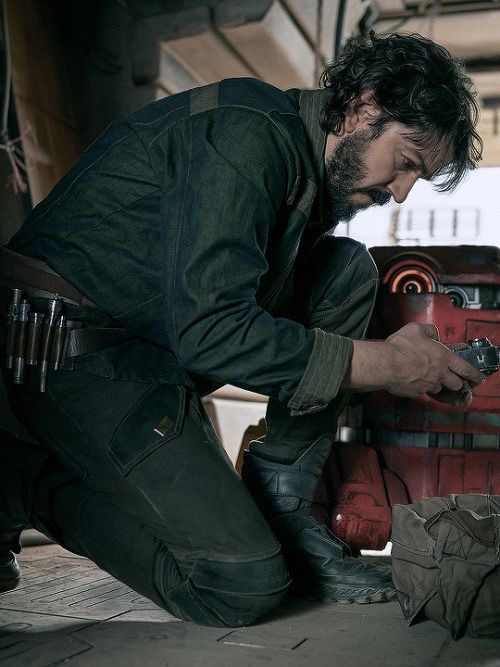 HAPPY BIRTHDAY DIEGO LUNA   I LOVE YOU TO MUCHH 
(Y all get it right??) 
