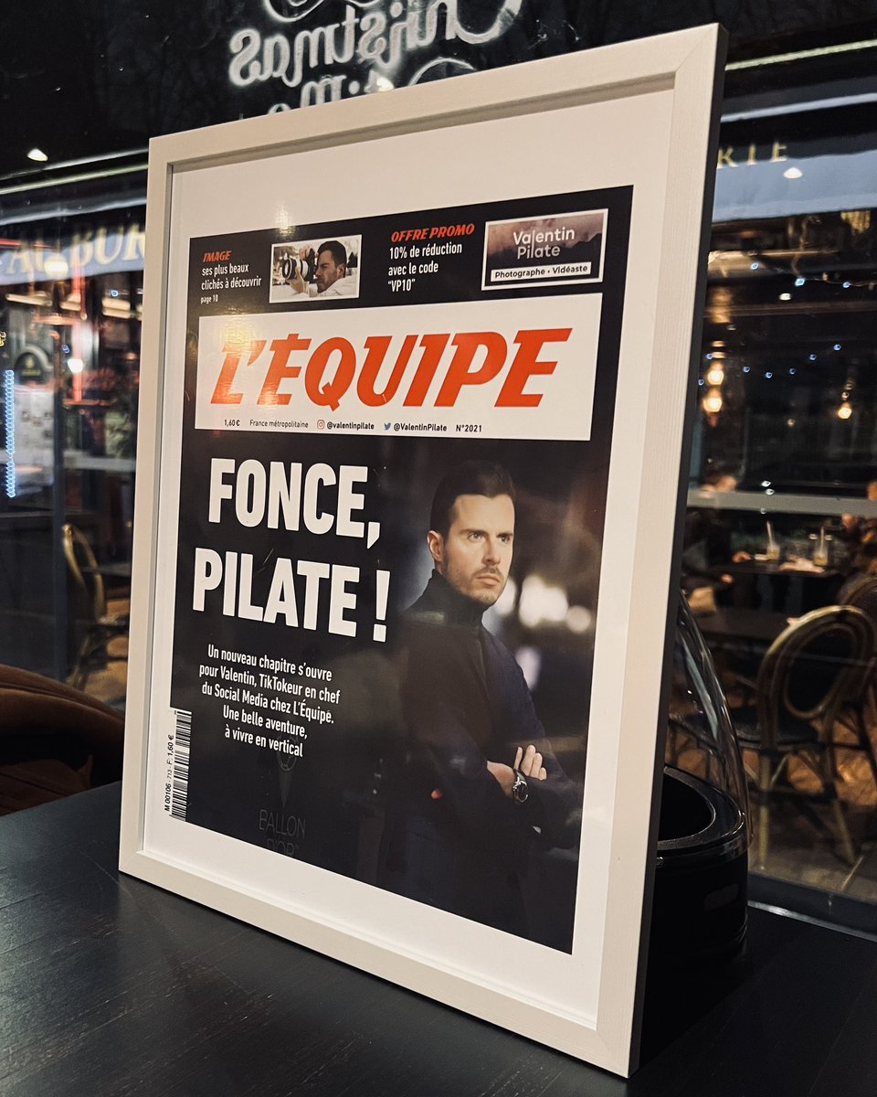 valentinpilate's tweet photo. Partir avec sa une personnalisée… Un sacré beau cadeau de départ et surtout un souvenir qui me suivra à vie !

Trop forts, merci les artistes 🙏🏻 @peroux_joris @N_Colliaux @michael_tnr @Batistuta_Binet @matthieusrvnt @mickaelbusson https://t.co/cjzszmJFJ9
