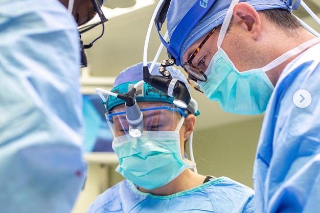 MayoENTresident's tweet photo. Time for those last few cases before the new year! We’re staying busy this week with #sinussurgery, cochlear implants, #facialtrauma cases and more. See you in 2023 👋🏻 @MayoClinicENT @headmirror_com #otomatch #otomatch2023 #otolaryngology #ENT #ENTresidents https://t.co/IfbFNMAMOo