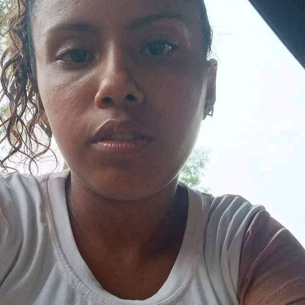InforTvenezuela's tweet photo. Otra persona desaparecida que No pasara el "Fín año" con su familia.
Marbelis Escobar (22),madre de 2 pequeños de San Fernando de Apure,se fue con su esposo a las minas del estado Bolívar desde hace 5 meses.
El No sabe el nombre de la mina.
Su familia desesperada. 04269441136 https://t.co/qvRbKfgTYY