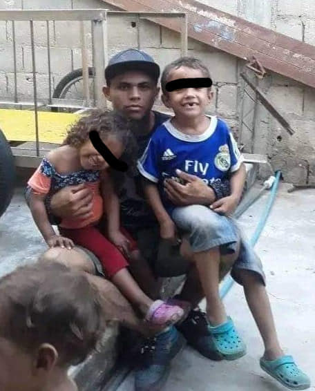 InforTvenezuela's tweet photo. Otra persona desaparecida que No pasara el "Fín año" con su familia.
Marbelis Escobar (22),madre de 2 pequeños de San Fernando de Apure,se fue con su esposo a las minas del estado Bolívar desde hace 5 meses.
El No sabe el nombre de la mina.
Su familia desesperada. 04269441136 https://t.co/qvRbKfgTYY