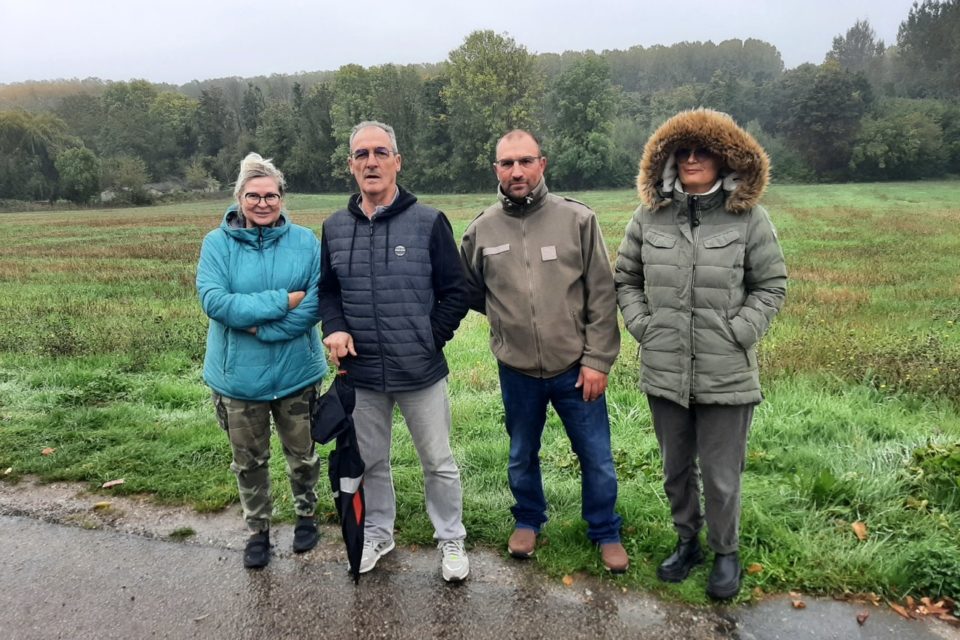 T_Houssin's tweet photo. 🔴 À #Fourges comme dans d'autres communes de la circonscription, j'ai répondu à l'invitation d'habitants souhaitant évoquer des problématiques locales ou nationales. Toujours enrichissant. https://t.co/t8Cdyr4STA