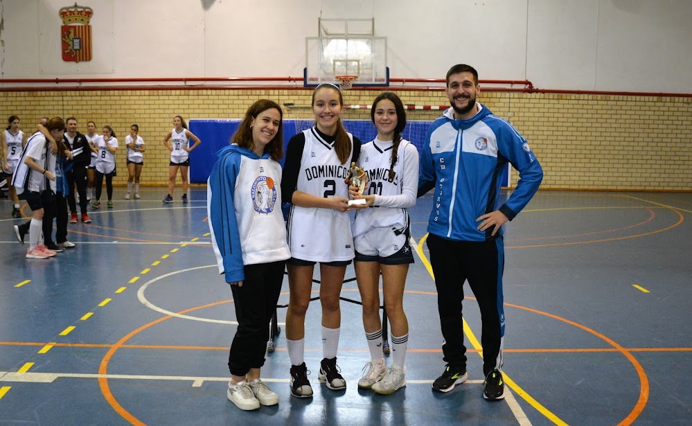 dominicosbasket's tweet photo. Nuestras Cadetes se han proclamado campeonas del I Torneo de Navidad organizado por CB Octavus. Tras superar al anfitrión y a @cdmaristaszgz  en la final se han impuesto a @cd_sanagustin (33-14). Enhorabuena chicas!!! y a @CBJUVENTUDUTEBO por la organización. https://t.co/SsBJ0QV8O0