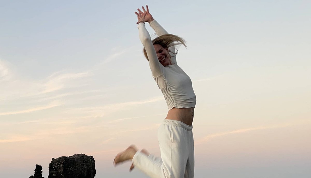 Hast du schon was Gutes für dich vor?

"Volle Kraft voraus!" - Große 28-Tages-Januar-YOGAMOUR-Challenge 

🧘🏼‍♀️ Schon 53 Yogi:nis haben sich die Januar-Challenge vorgemerkt! 🧘🏻‍♂️

👉🏼 mehr Infos: plus.yogamour.de/volle-kraft-vo… 

#yoga #challenge #mindfulness #fitness #wellbeing #2023