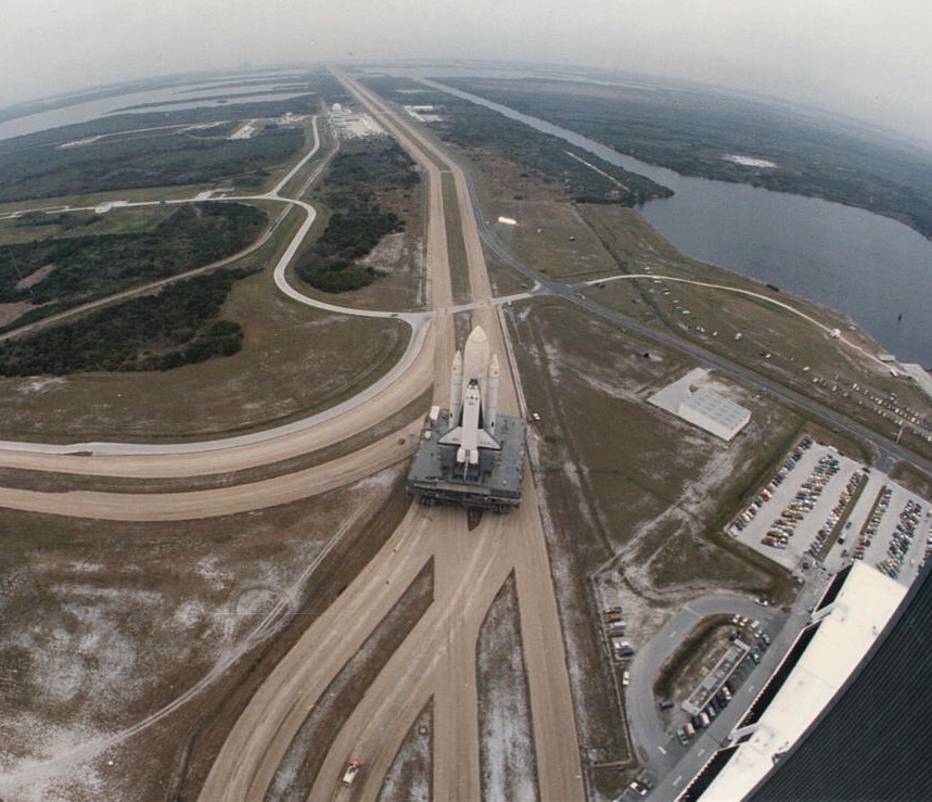 KarmanProgramme's tweet image. The first ever rollout of a Space Shuttle to the 
@NASAKennedy launchpad happened #OTD in 1980. Columbia would go on to make its first flight for STS-1 on April 12, 1981.

#Space #SpaceShuttle #NASA