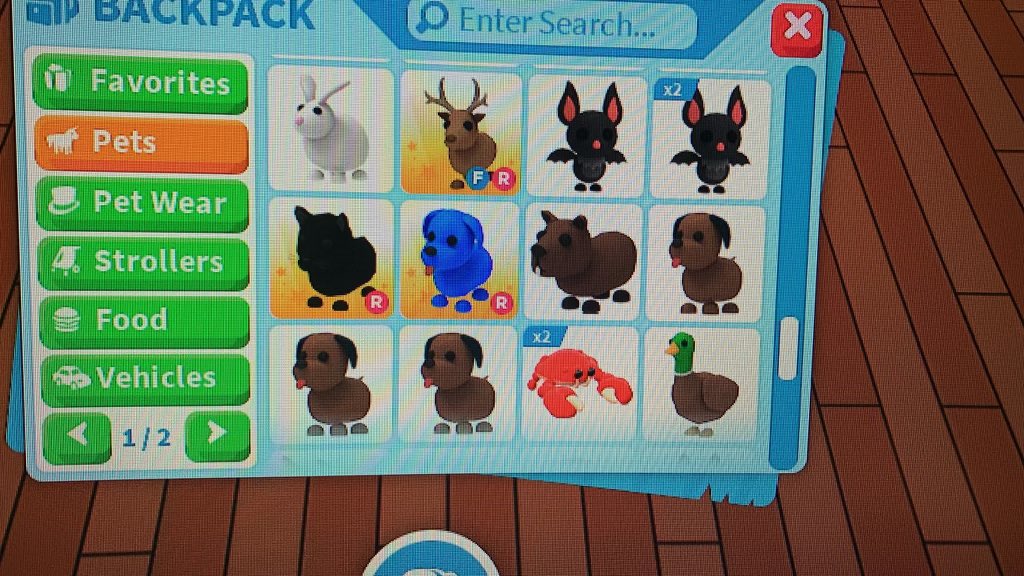 Simply_PlayzYT's tweet photo. Trading these for mm2 godlies ngf x https://t.co/KUO24IOHOA