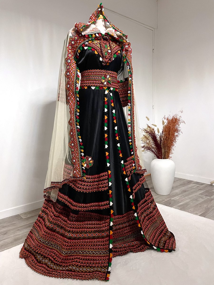 candyup_fraise's tweet photo. Coucou les filles, je me lance dans la location de robes de soirée, caftans, robes de mariées sur Orléans ! ✨
Mon insta : h.dress_
Hésitez pas à partagez <33 https://t.co/Iuv0bcYbCU