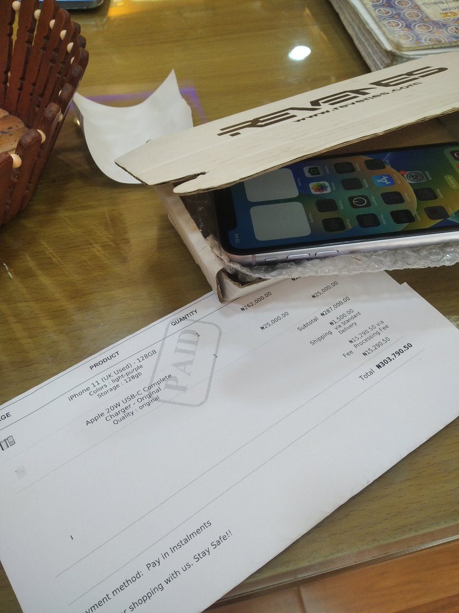 RevenesNigeria's tweet photo. Definitely going to always remind you that with a @usezilla account, you can always pay in instalments.
You shop now, you pay easy, we steady deliver. ✅

iPhone 11 128GB, pictured below. Current price: ₦260,000.

Revenes - Best Prices ALWAYS!

#revenes #bnpl #usezilla #iphone11 https://t.co/F0jl9lhOY0
