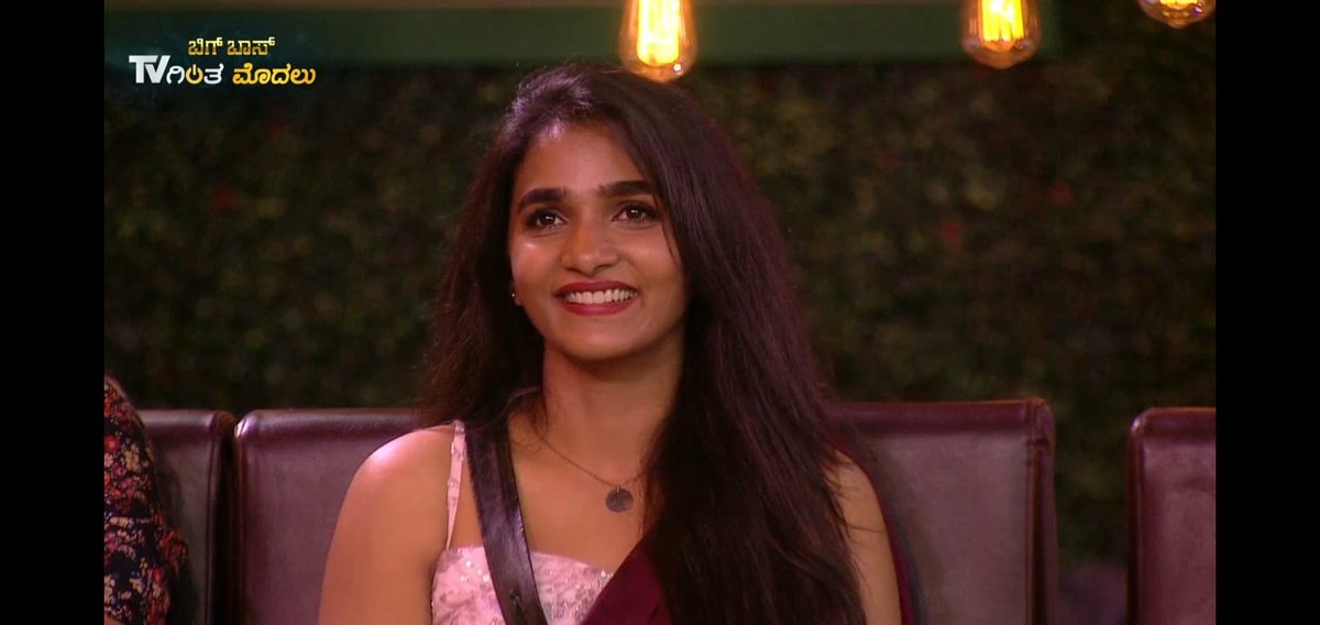 ViviandesenaDHF's tweet photo. DU truely deserves to win this Season
Pls keep Voting her more &amp; more 

#DivyaUruduga #KwatleDivya 
#DUForWin #BBK9 https://t.co/rsMDntN1nB