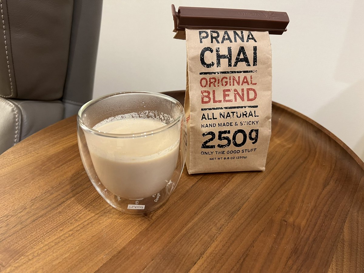 hH6bO9cbXP7dFh1's tweet photo. 夜のコーヒー🌙☕️
#LEAVESCOFFEE さんのCOLOMBIA
久しぶりにお家で #PRANACHAI
甘味が蜂蜜なので自然な甘さが好き😊
これでパンナコッタ作ったら
美味しいスイーツになるはず😋
食べるの専門なので作れませんが…😅
#コーヒー好きな人と繋がりたい
#スイーツ好きな人と繋がりたい
#お家コーヒー https://t.co/ysPSQ8IJrj