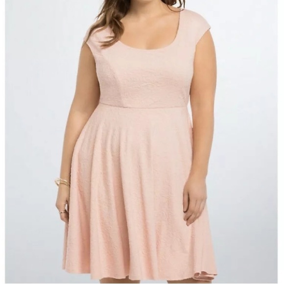 Cocobaywinning's tweet photo. So good I had to share! Check out all the items I'm loving on @Poshmarkapp #poshmark #fashion #style #shopmycloset #lysse #torrid: https://t.co/sWxn3ruGmU https://t.co/5isVftpbRb