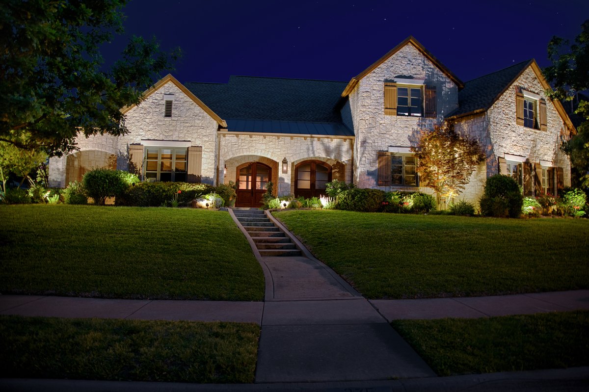 PerfectLightUSA's tweet image. Do your home goals for 2023 include outdoor lighting? If so, we would love the opportunity to help make your vision a reality. 

Learn more about our outdoor lighting services: https://zcu.io/Sg0b 

#ThePerfectLight