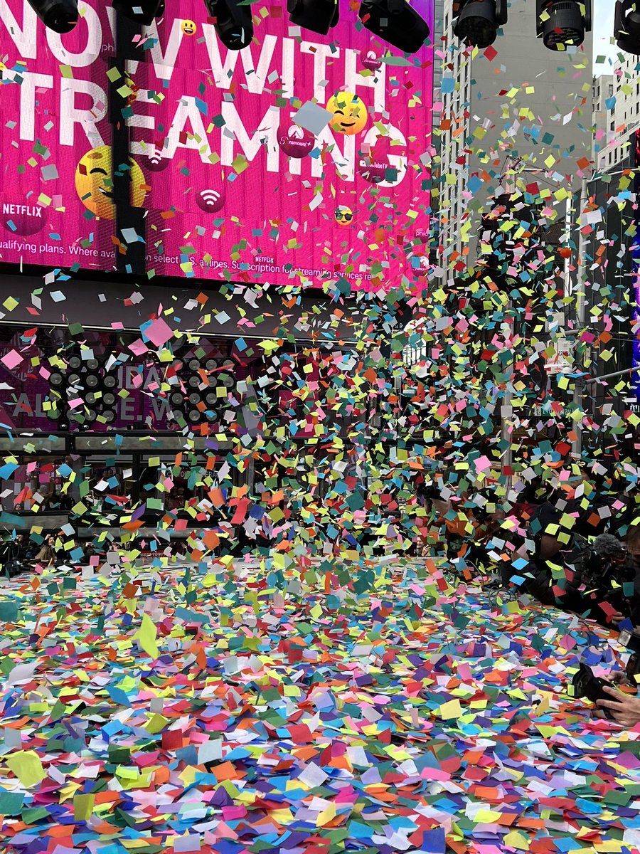 timessquareball tweet picture