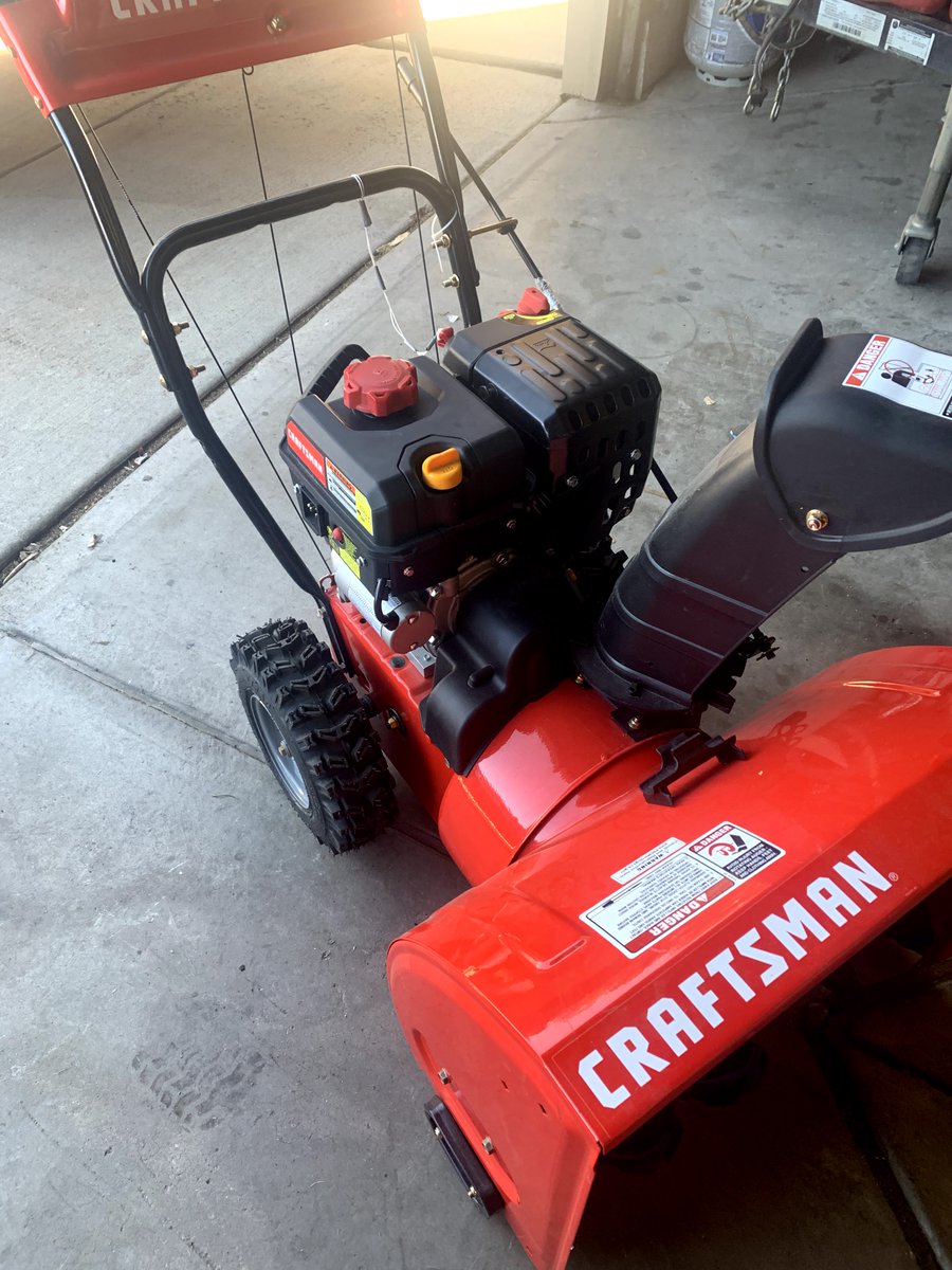 CSSmallEngine's tweet image. Number one reason that I see for snow blowers not starting is old gas gumming up carburetors.