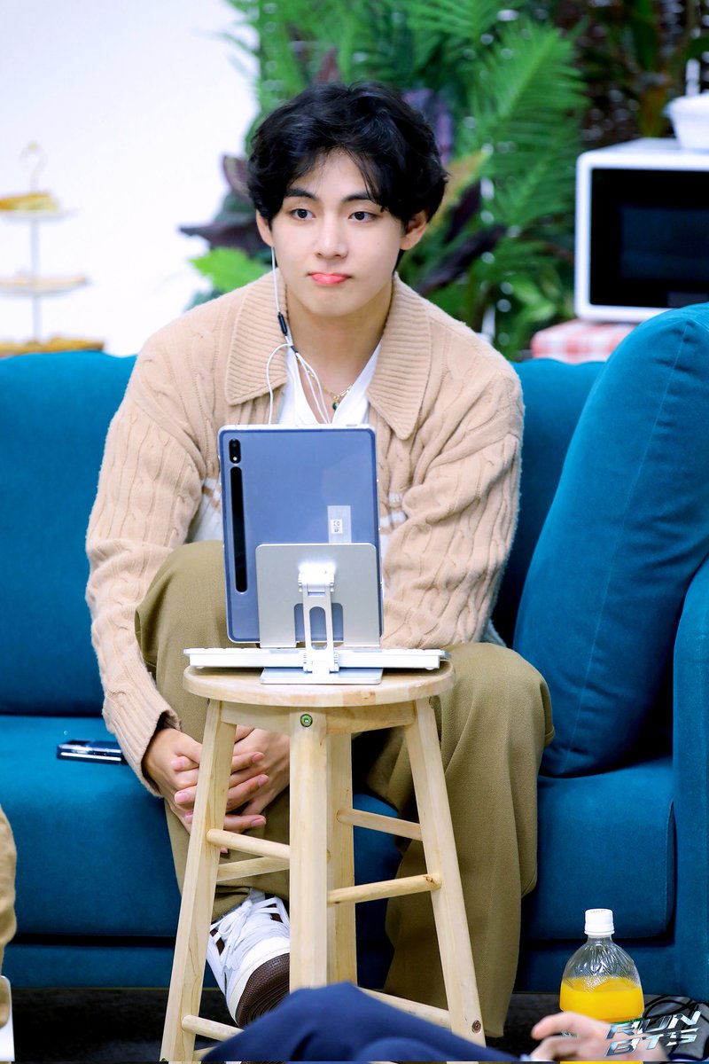aechauw's tweet photo. HAPPY BIRTHDAY MY LOVE, makasi yaaa udah selalu jadi anak baik untuk hyung dan army juga orang disekitar kamu😘 bahagia selalu yaa cintakuu, karna bahagia mu bahagiaku juga jiakhhhh😘 https://t.co/Q3Tqsn6Y2W