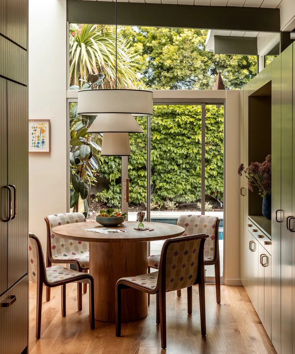 NATALIALABEL's tweet photo. Interior designer Meghan Eisenberg’s midcentury home in Los Angeles. https://t.co/1jEhNXhNST