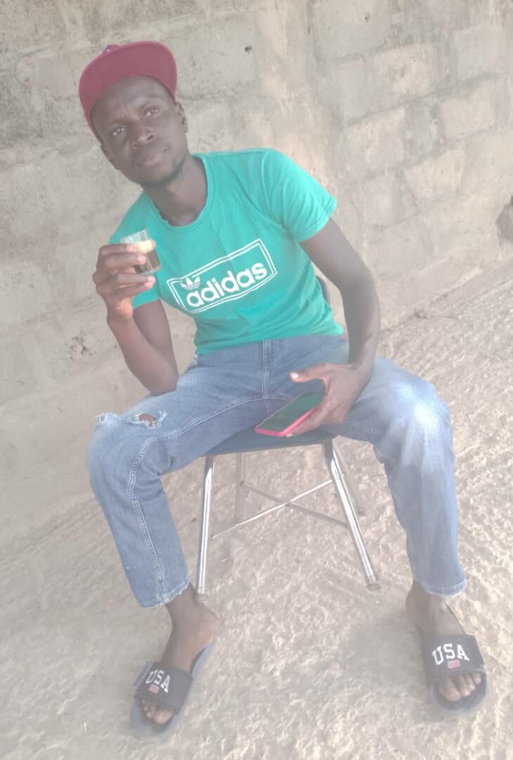 So lonely trust me but one day God will make things lively 🌹🌹❤️and no fake things only real things ❤️❤️❤️