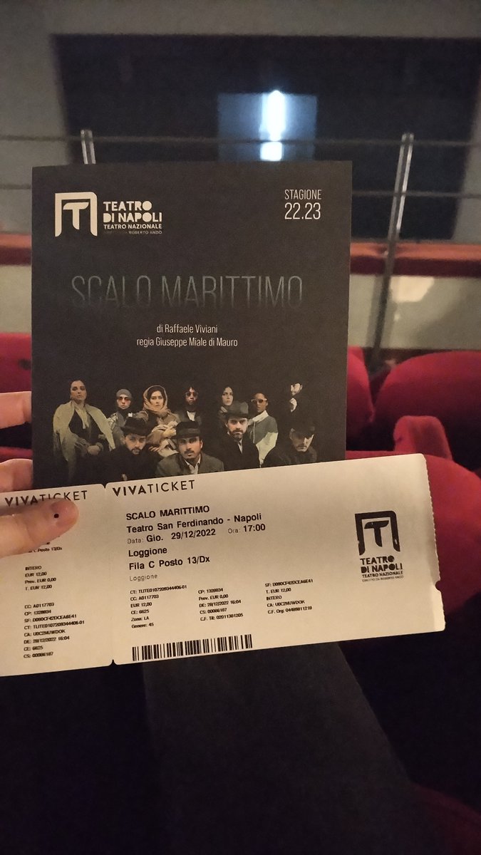 RosaBarone13's tweet photo. "Povera gente! Quante belle energie costrette a disperdersi per il mondo!"
Scalo Marittimo di #RaffaeleViviani 🎭

Perché anche noi siamo stati emigranti, ma spesso ce ne dimentichiamo. https://t.co/xjrmyRec5G