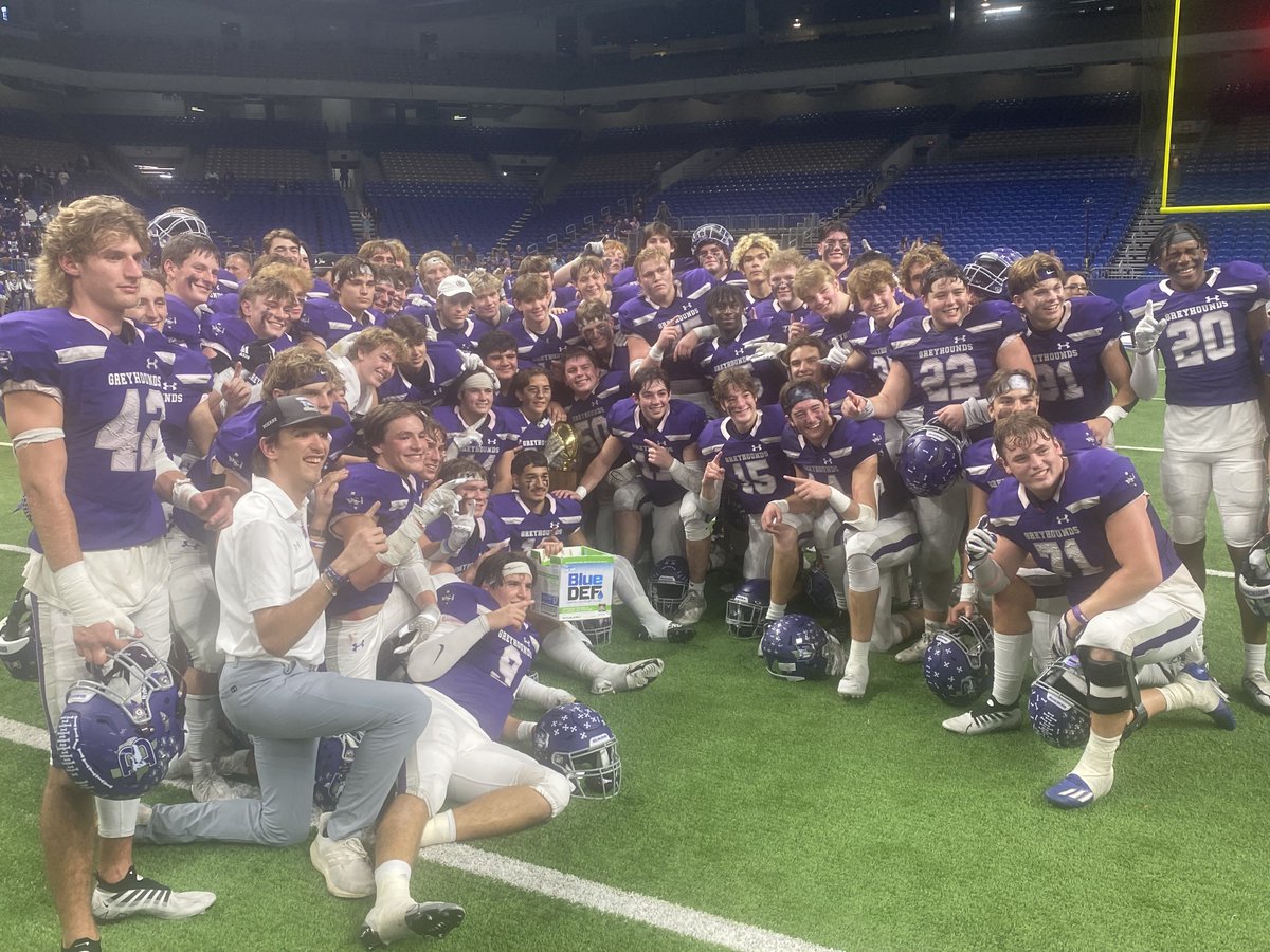 VYPE Austin (@vypeatx) on Twitter photo <a href="/SunAndSkiSports/">Sun & Ski Sports</a> presents the VYPE ATX/SATX Public School Offensive Player of the Year Fan Poll! Voting ends Friday, January 6, 2023 at 4 p.m.
<a href="/NicoHambone/">Nico Hamilton</a> <a href="/FredDale_10/">Fred Dale</a>
Vote: vype.com/vype-atx-satx-…
#txhsfb #fanpoll <a href="/SunAndSkiSports/">Sun & Ski Sports</a> presents the VYPE ATX/SATX Public School Offensive Player of the Year Fan Poll! Voting ends Friday, January 6, 2023 at 4 p.m.
<a href="/NicoHambone/">Nico Hamilton</a> <a href="/FredDale_10/">Fred Dale</a>
Vote: vype.com/vype-atx-satx-…
#txhsfb #fanpoll